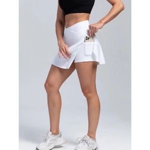 BNWT White Isabelle LaRue 2-in-1 Tennis Skirt W/ Shorts